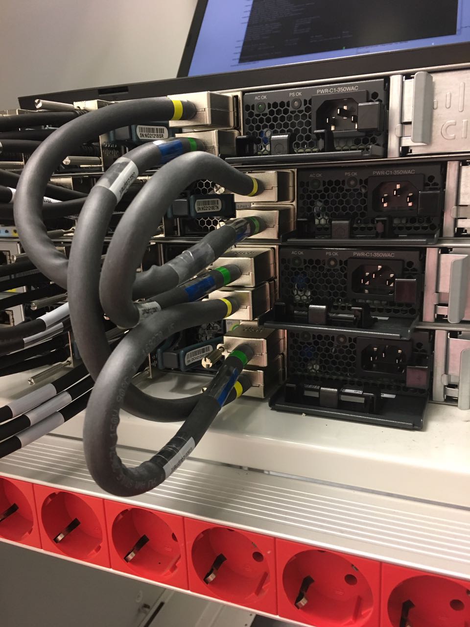 Cisco 3850 Stack cabling and config - Cisco Community
