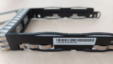 UCS-M5_Disk-Tray_2.jpg UCS-M5_Disk-Tray_2.jpg